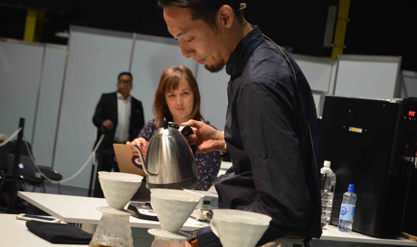 Hario V60 Ceramic Dripper 02